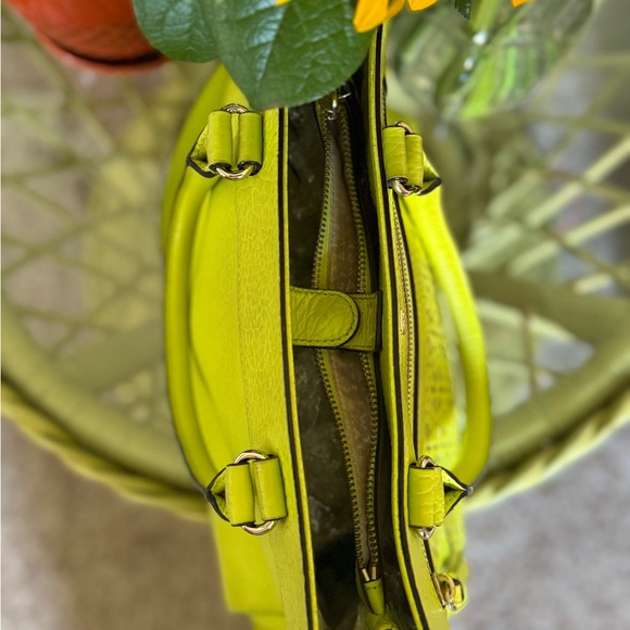 Kate Spade Perri Lane Romy Lime Green Bag! Pre-Loved - Picture 3 of 16